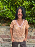 Lade das Bild in den Galerie-Viewer, T-Shirt Spitze in neun Farben
