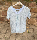 Lade das Bild in den Galerie-Viewer, T-Shirt Spitze in neun Farben
