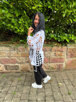 Lade das Bild in den Galerie-Viewer, Langarmshirt Skull Look
