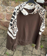 Lade das Bild in den Galerie-Viewer, Sweatshirt mit Kapuze Leo Look
