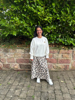 Lade das Bild in den Galerie-Viewer, Sweatshirt mit Herz
