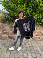 Lade das Bild in den Galerie-Viewer, Strickpullover "Love Travel"
