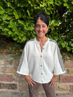 Lade das Bild in den Galerie-Viewer, Strickjacke mit Streifendetail
