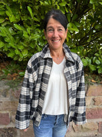 Lade das Bild in den Galerie-Viewer, Blousonjacke Karo
