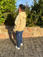 Lade das Bild in den Galerie-Viewer, Steppjacke mit Kapuze
