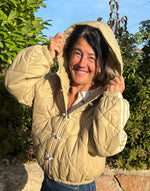 Lade das Bild in den Galerie-Viewer, Steppjacke mit Kapuze
