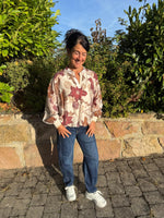 Lade das Bild in den Galerie-Viewer, Blumenbluse "Flower Power"
