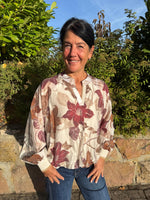 Lade das Bild in den Galerie-Viewer, Blumenbluse "Flower Power"
