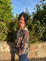 Lade das Bild in den Galerie-Viewer, Blumenbluse "Flower Power"
