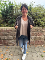 Lade das Bild in den Galerie-Viewer, Kapuzenjacke kuschelig und trendy
