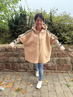 Lade das Bild in den Galerie-Viewer, Kapuzenjacke kuschelig und trendy
