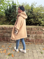 Lade das Bild in den Galerie-Viewer, Kapuzenjacke kuschelig und trendy

