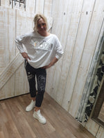 Lade das Bild in den Galerie-Viewer, Shirt &quot;Be in Love&quot; verschiedene Farben One Size bis Größe 44/46
