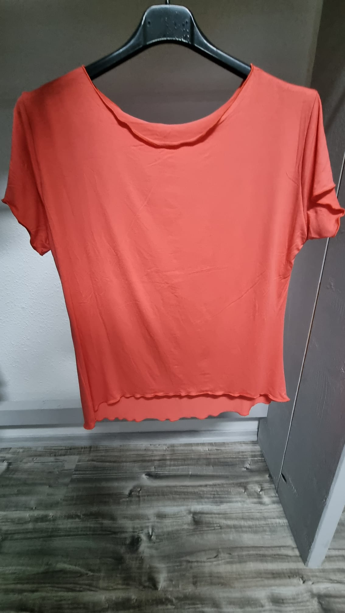 Basic T-Shirt "Pia" mit gewelltem Rundhalsausschnitt bis Gr. 38/40